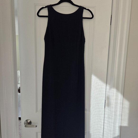 Formal long navy blue sleeveless dress with open back. Size 6 - Picture 1 of 4